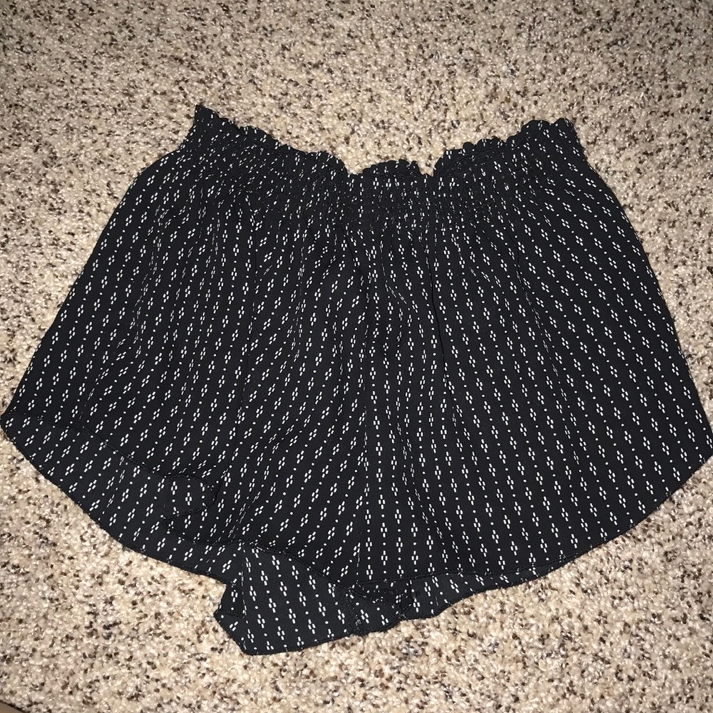 white & black printed flowy shorts